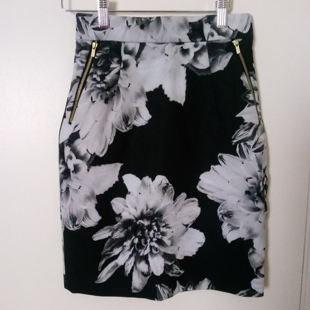 H&M Zipper Skirt Size 2